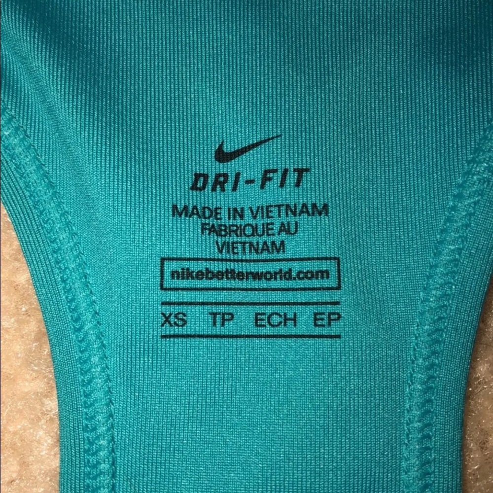 nike sports bra - Picture 3 of 3